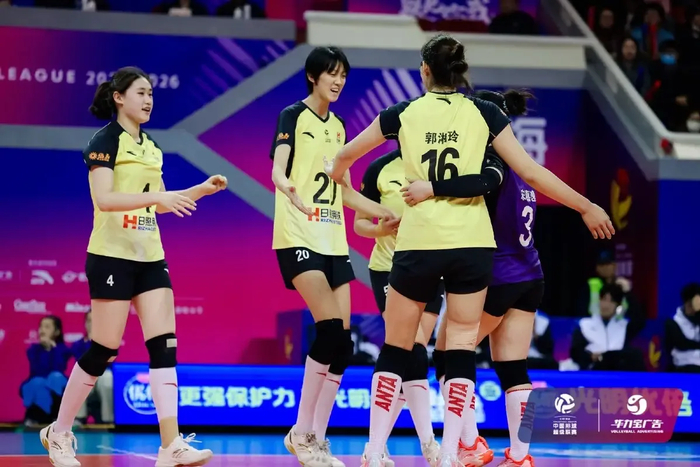 开云-上海女排赢在多点开花，山东女排二号位隐形！但1.95米副攻太惊艳|二传|国青|高佳琪|黄欣悦|自由人_新浪新闻